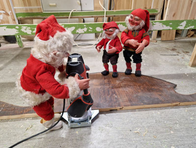 Vanhan ulosvedettävän puusohvan selkänojan uudelleen käyttö