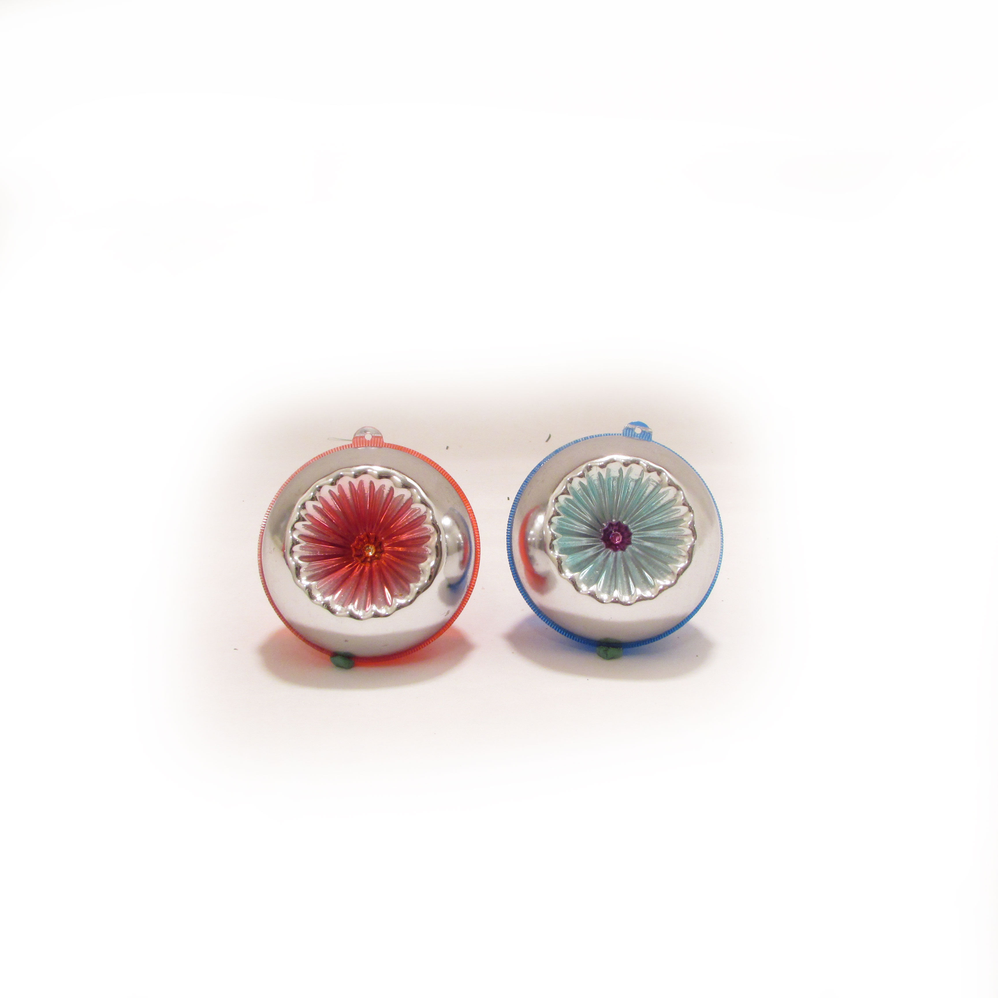 Saumapallot syvennyksellä 2kpl, sininen ja punainen