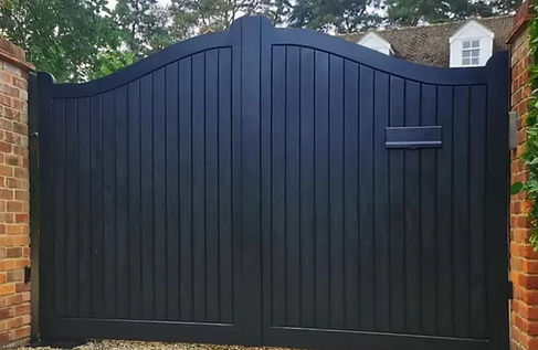 Rising to centre double gates