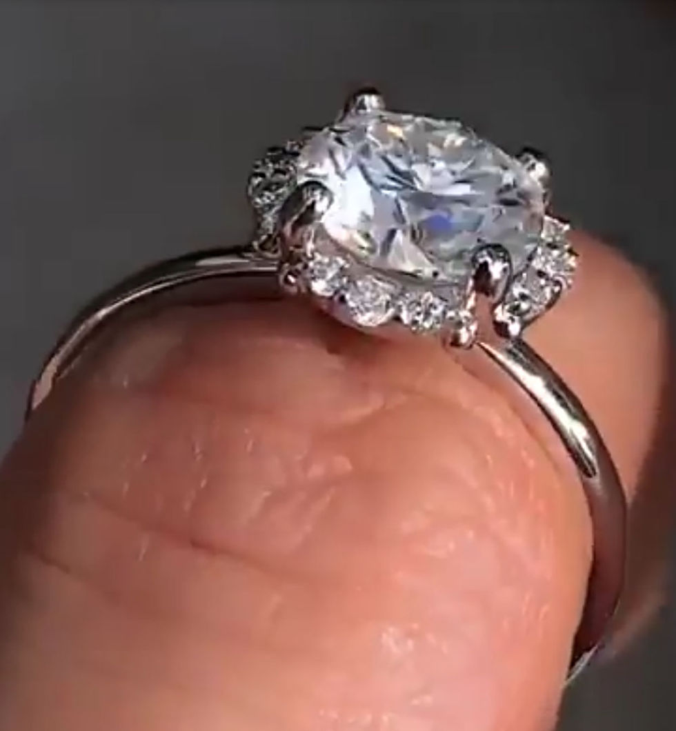 Thumbnail: Womens Solid White Gold Ring