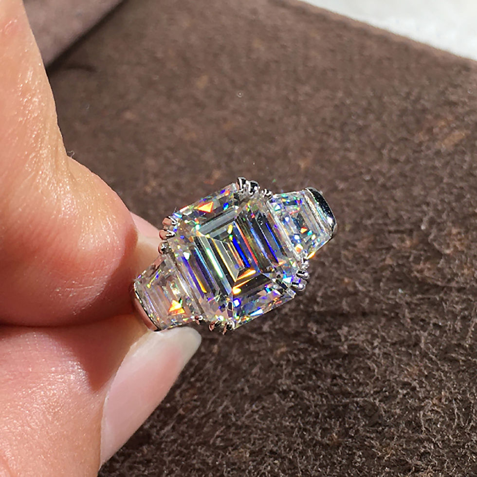 Thumbnail: Womens White Gold Emerald Square Diamond Ring