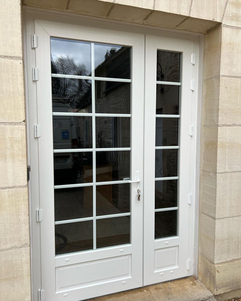 porte poses a beauvais