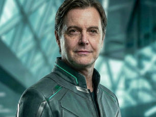 Portrait de François Couture, traducteur et rédacteur agréé, auteur du livre Text Appeal, dans un environnement professionnel aux tons aqua et verts, illustrant la rencontre entre traduction et intelligence artificielle dans un cadre réaliste et maîtrisé.