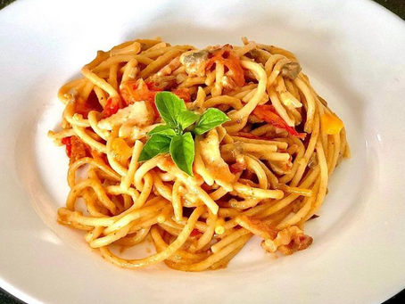 Spaguetti con crema de champiñones