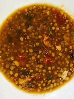 Sopa de lentejas chela