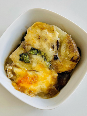 Souffle de papa en crema de champiñón