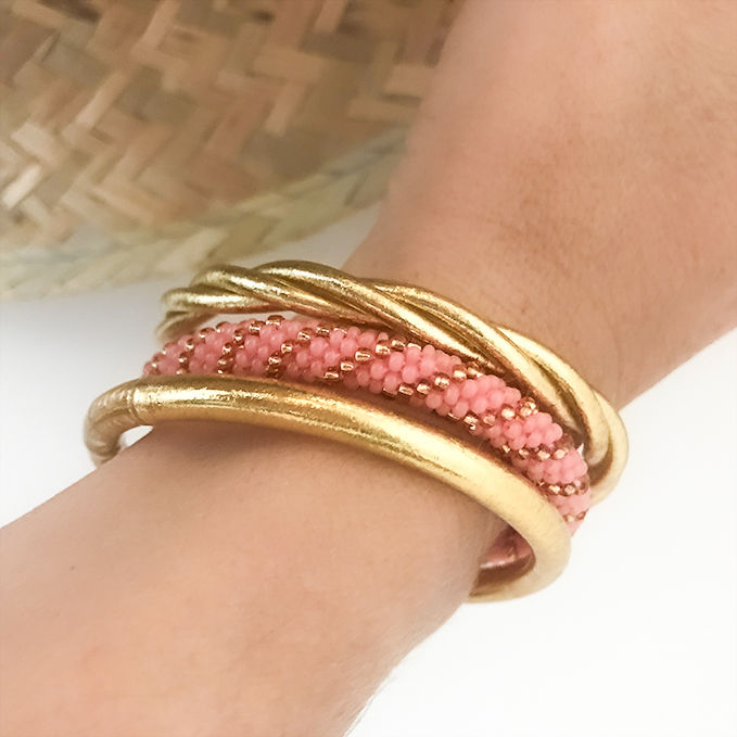 bracelets bouddhistes et népalais