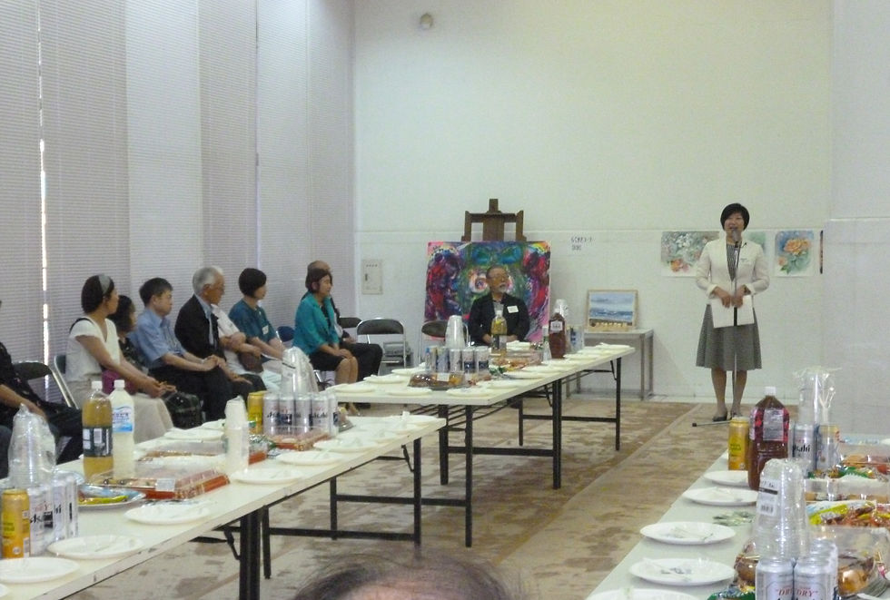 招待者、会員、一般出品者の皆さん約60名が参加されました。