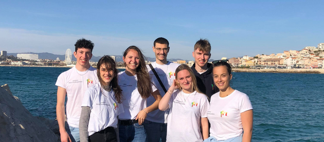 Ramassage de déchets à l'occasion de la semaine du développement durable.