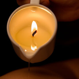 CANDLE MASSAGE