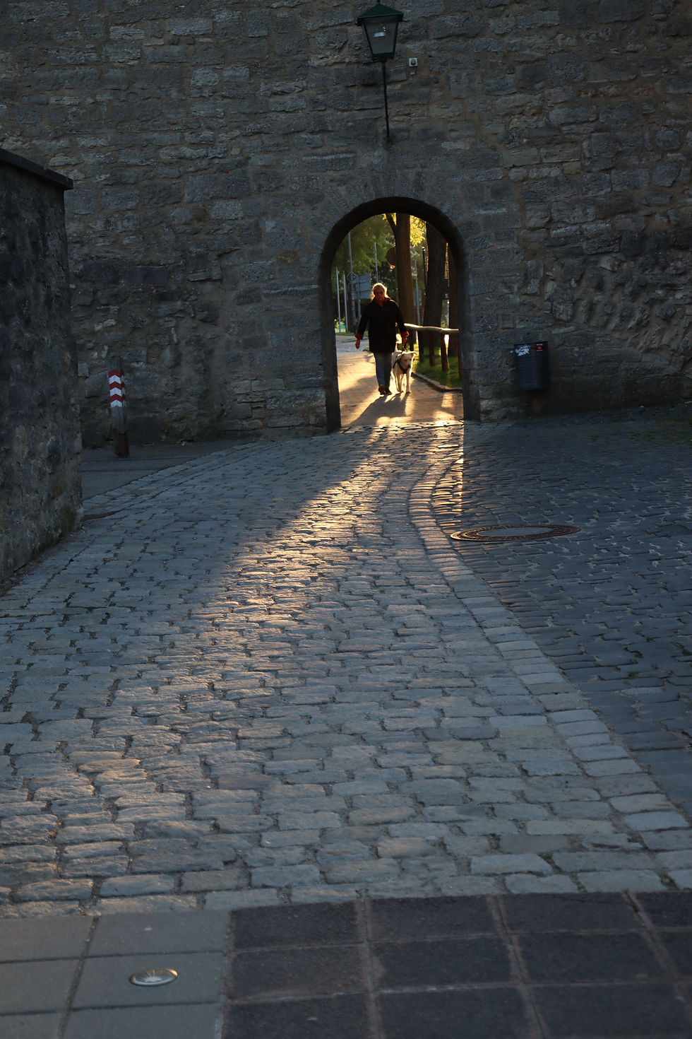 街はいくつかの門で閉ざされている。