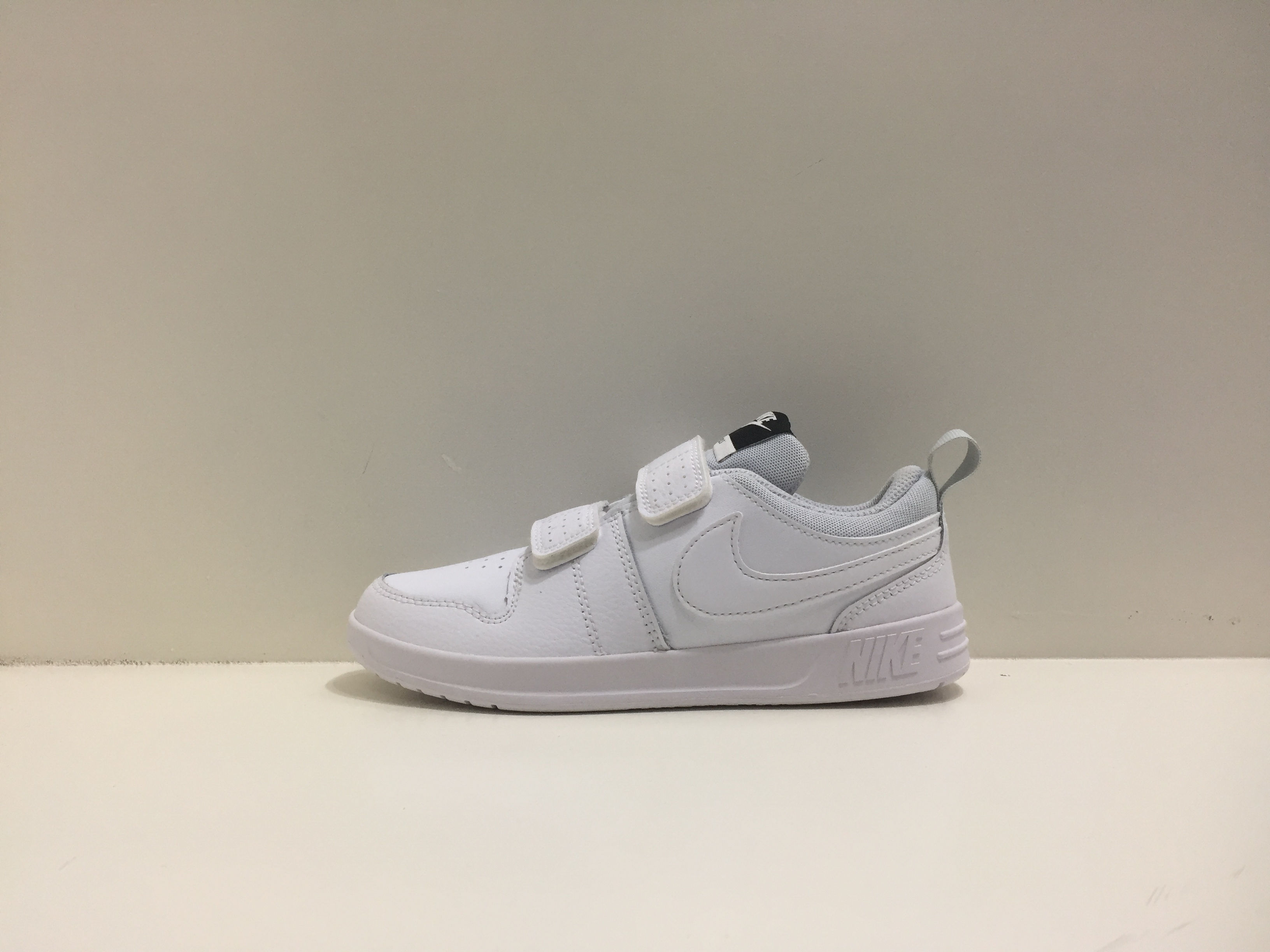 Tenis Nike Pico 5