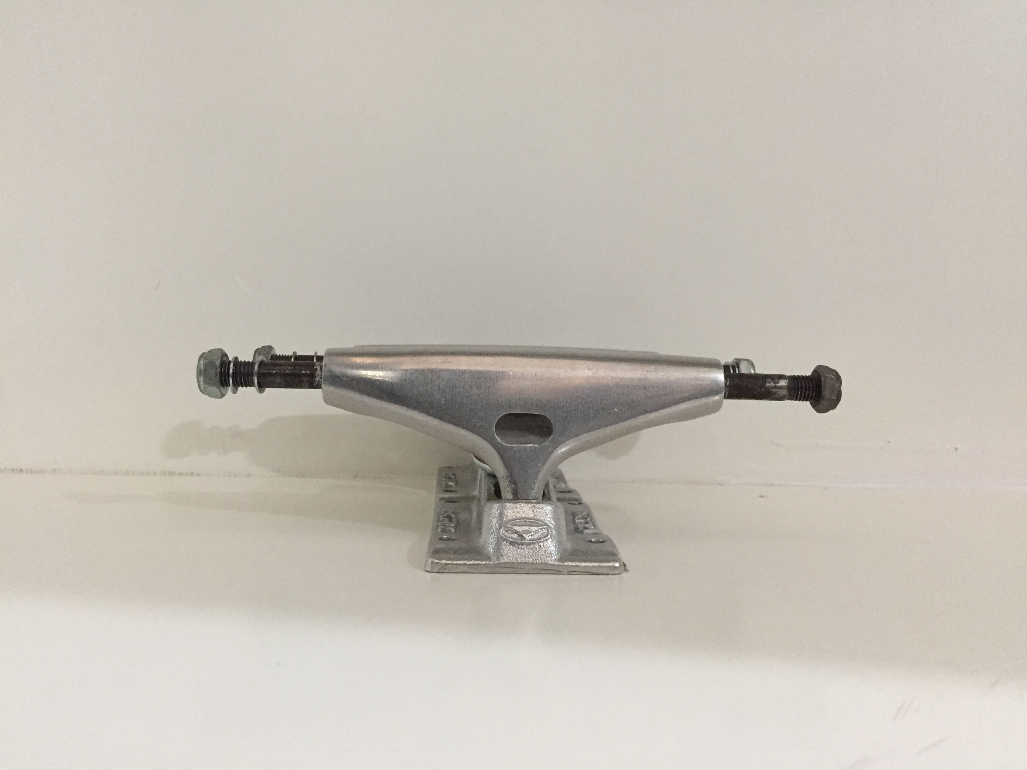 Trucks Krux de aluminio