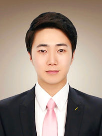 문 영 필