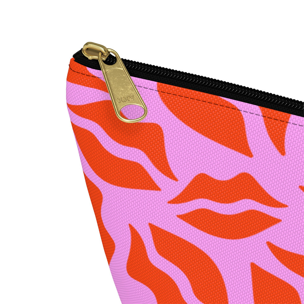 Thumbnail: Kiss Me Everyday Pouch