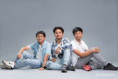 saquing-siblings-studio-portrait-2