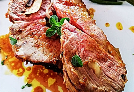 Gigot d'agneau mariné à l'orange, au miel et à la vanille