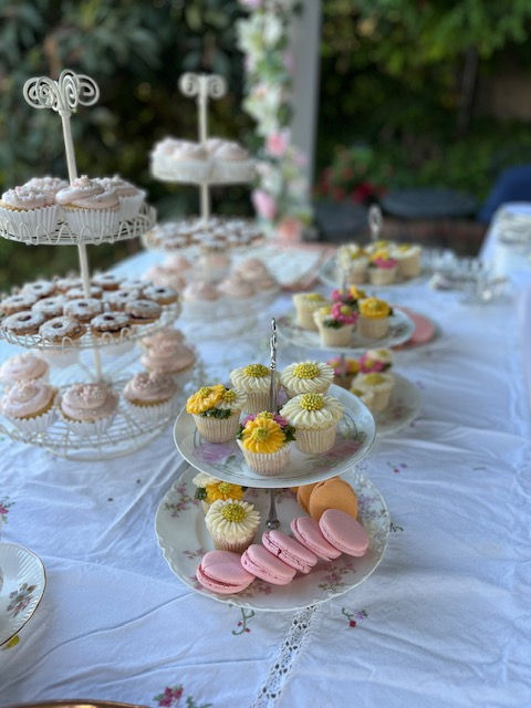 Thumbnail: Two Tiered Stand