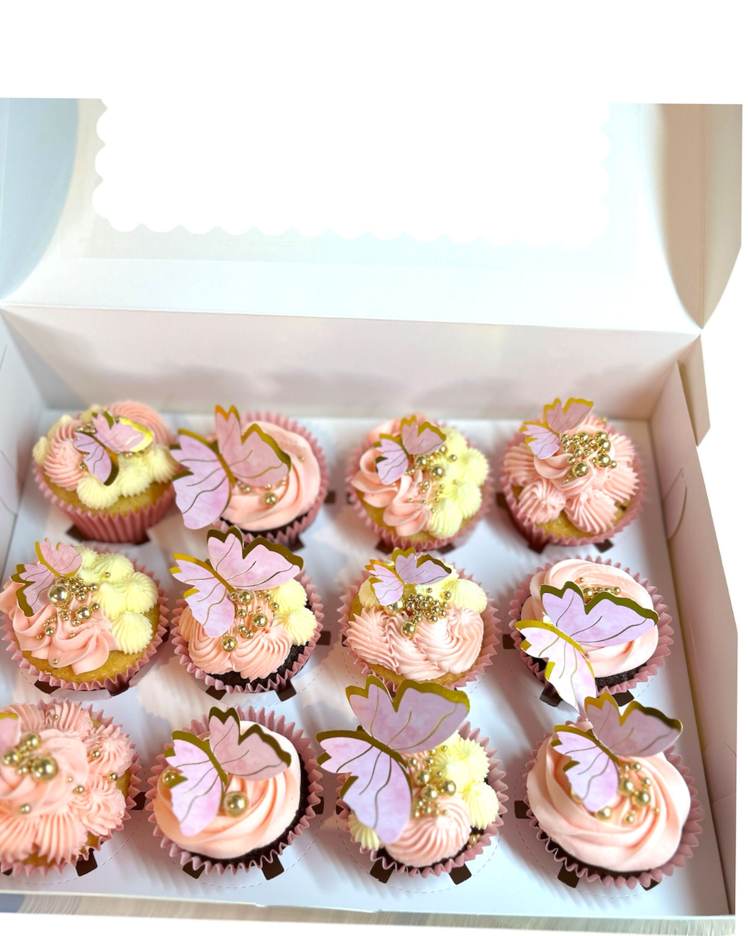 🦋 Butterfly Bliss Cupcakes – A Dozen Delights