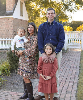 MageeFamily (1 of 1).jpg