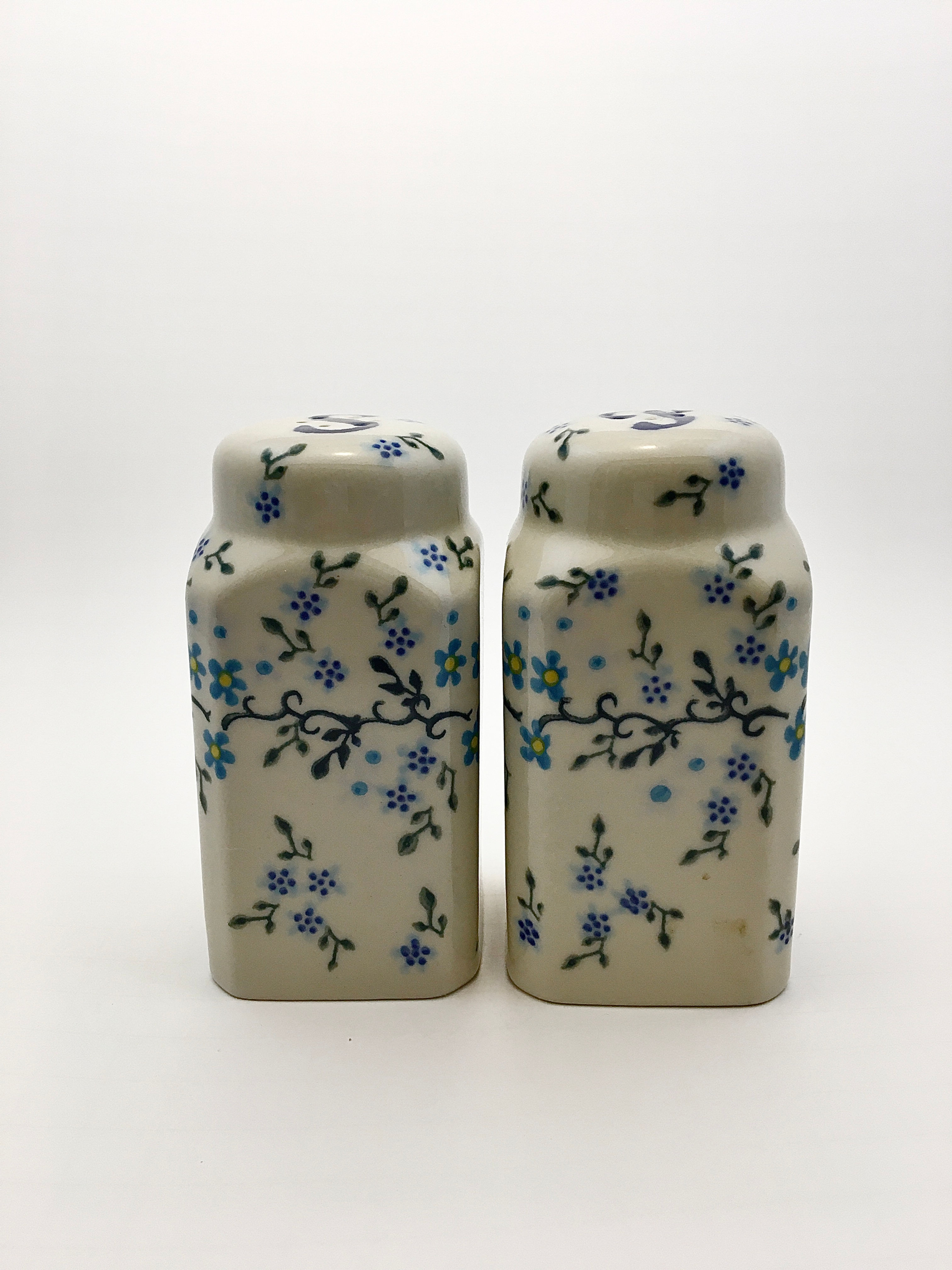 Salt & Pepper Set, "Snowy Meadow"