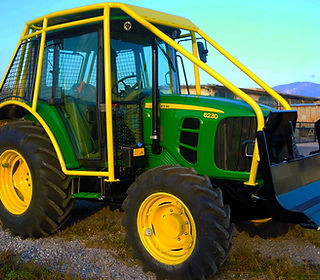 Gozdarska nadgradnja na traktorju John Deere