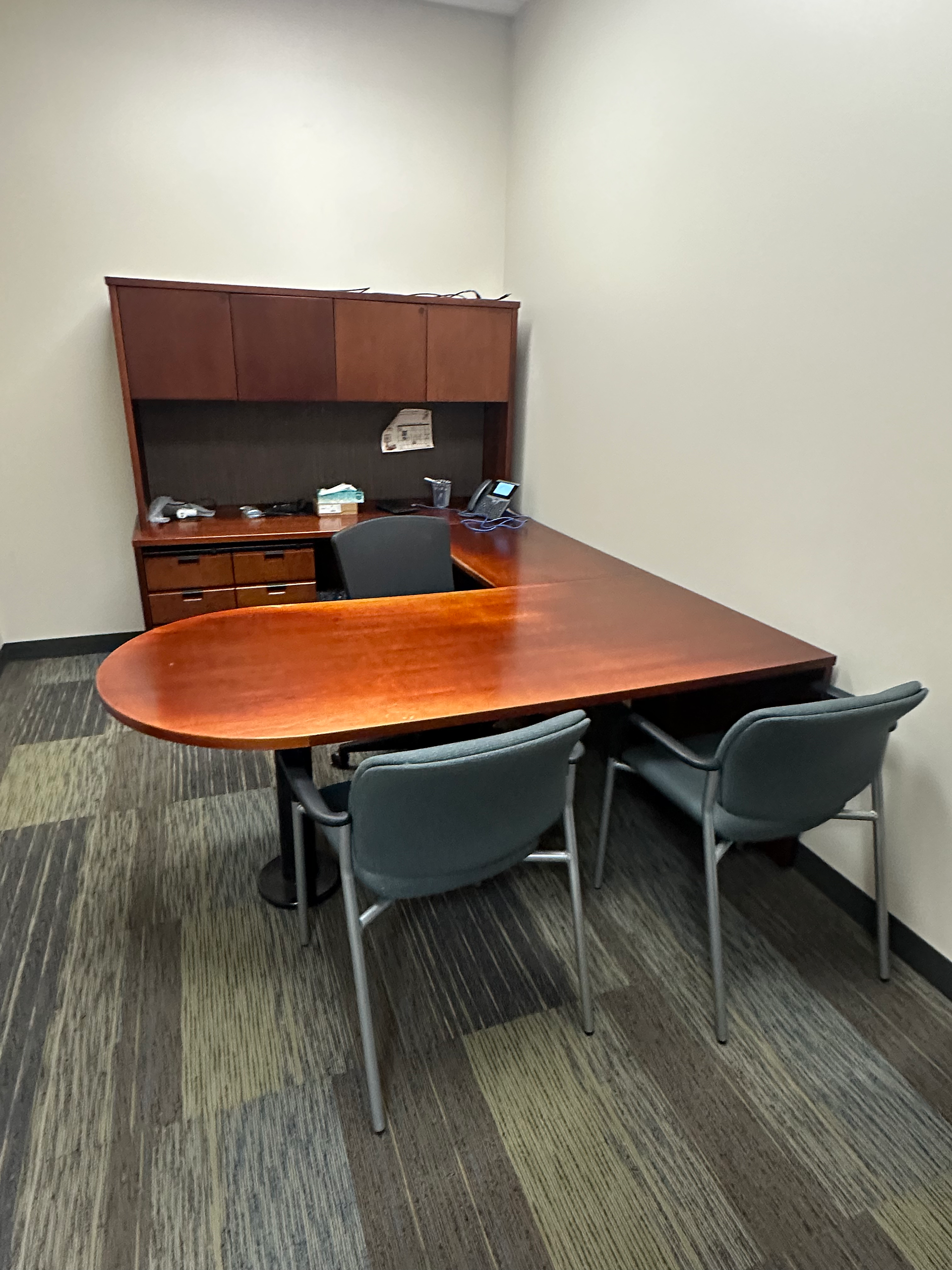 L-shape office desk with side chairs 