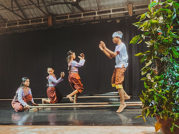 Pre-show performance at Phare Circus