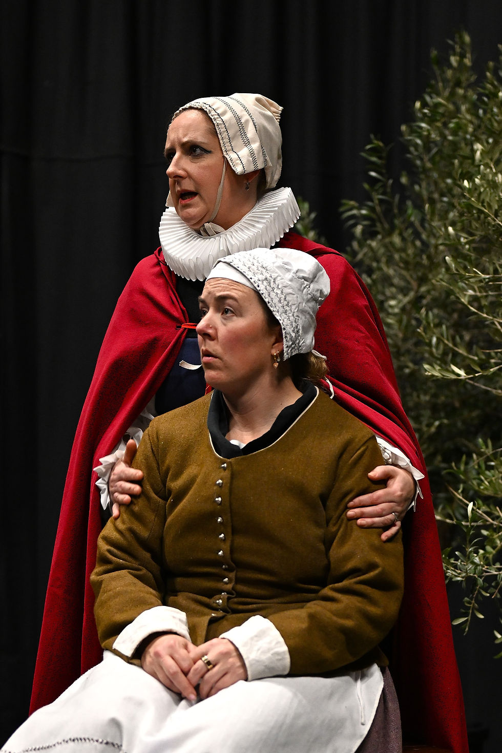 Susanna and her maid, Hester. Photo by Chris Clarke.