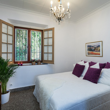 One of the 8 rooms in Villa Maresme
