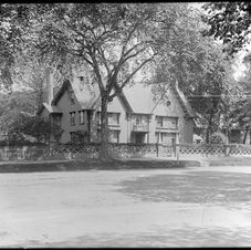 an early photo of the Pickering House