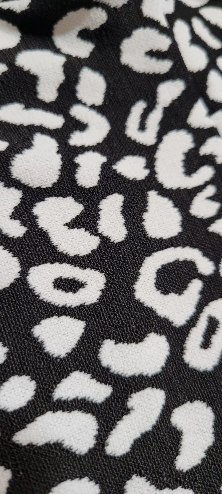 Thumbnail: Lounge Leopard