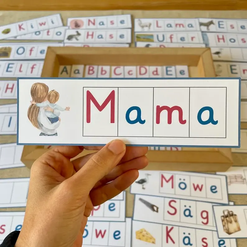 Thumbnail: Wörter legen. Zweisilbige Wörter.Montessori Bewegliches Alphabet