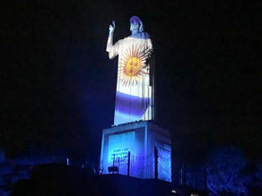 El Cristo Bendicente estrena un espectáculo de luz y sonido que deslumbra y emociona