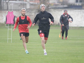 El Santo recibe a Brown de Adrogue