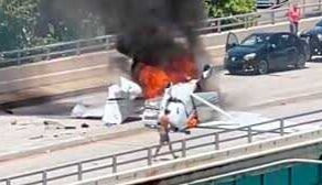 Una avioneta cayó y chocó contra un vehículo en Miami: hay seis heridos