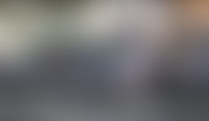 Una ambulancia iba a atender heridos, cruzó en rojo y mató a un motociclista