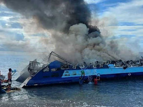 Al menos siete muertos y 22 heridos al incendiarse un ferry