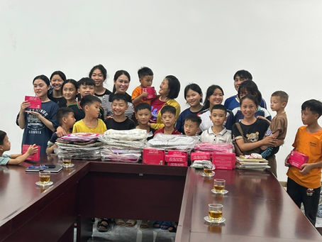 Chuyến đi thứ 44: Mang sách lên Điện Biên - Trang sách nối dài những ký ức lịch sử.