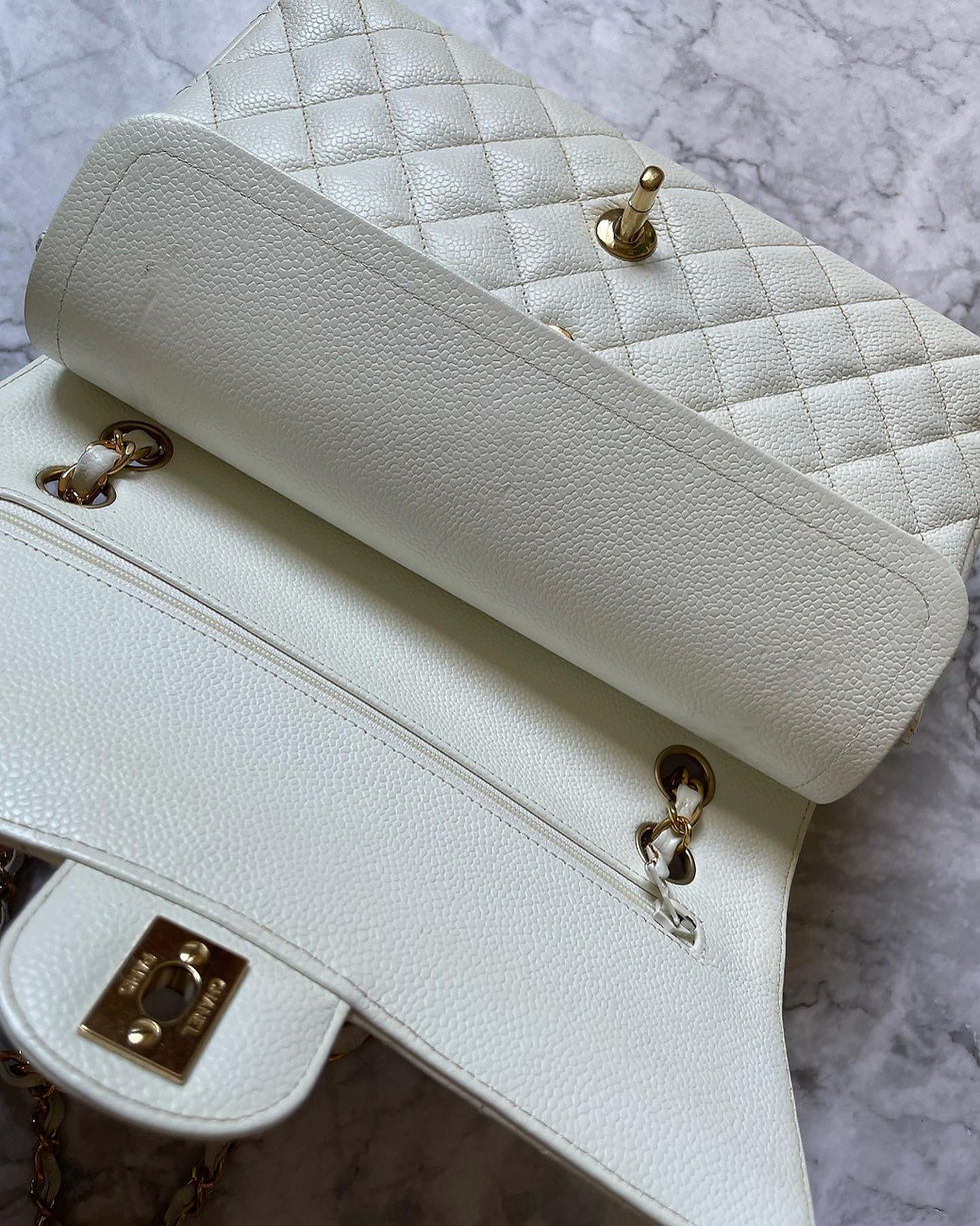 Thumbnail: Chanel White Medium Vintage Caviar Classic Flap in 24K GHW