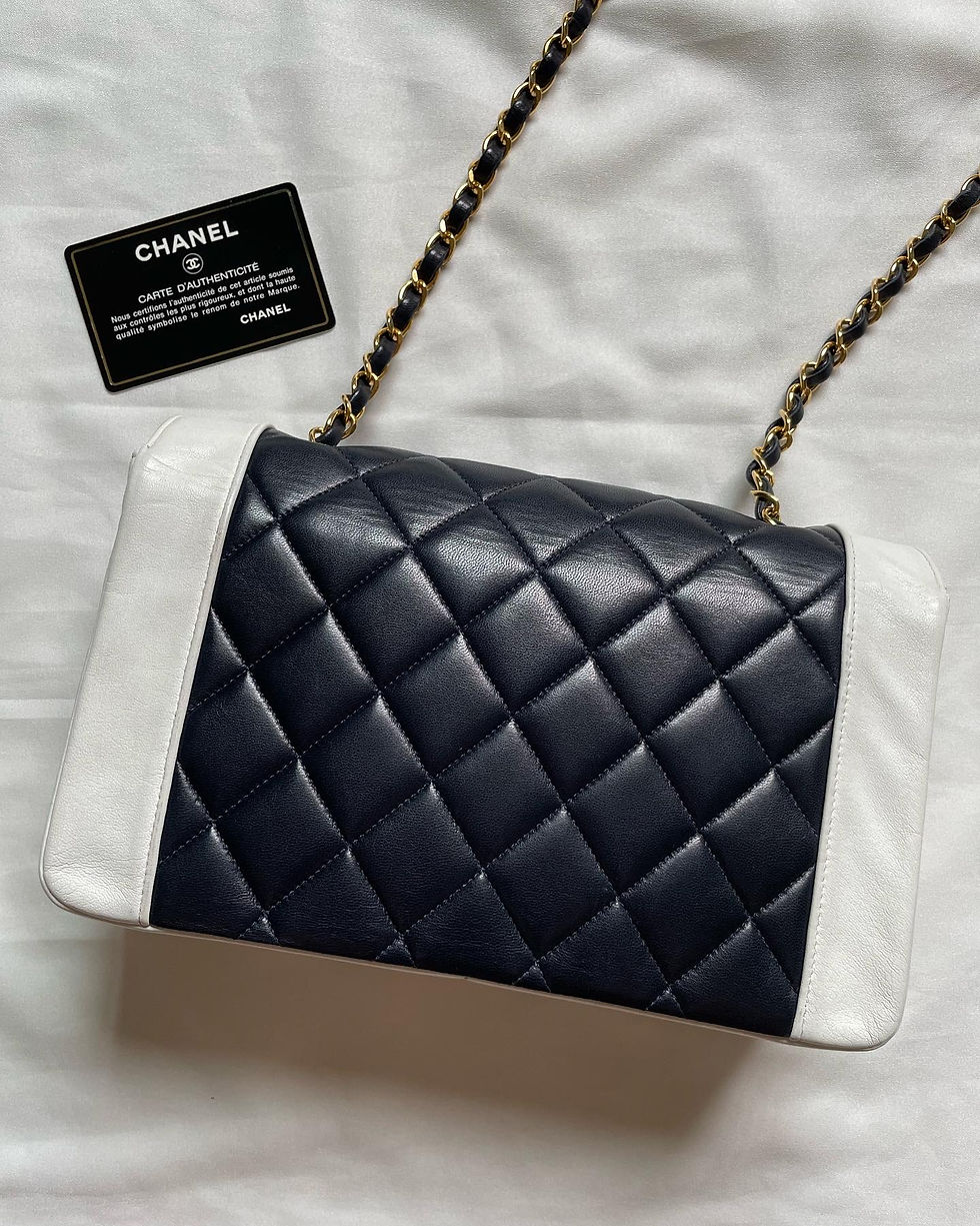 Thumbnail: Chanel Bicolored White/Navy Medium Diana in 24K GHW