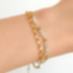 Bracelet double en acier inoxydable doré et perles blanches et grises