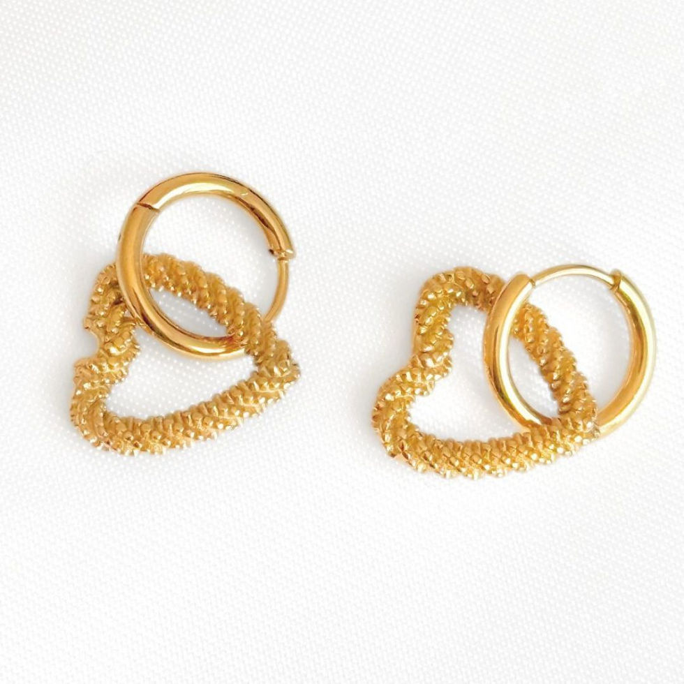 Mini créoles avec un joli pendentif coeur amovible