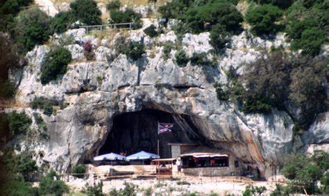 Limski Fjord Höhle.jpg