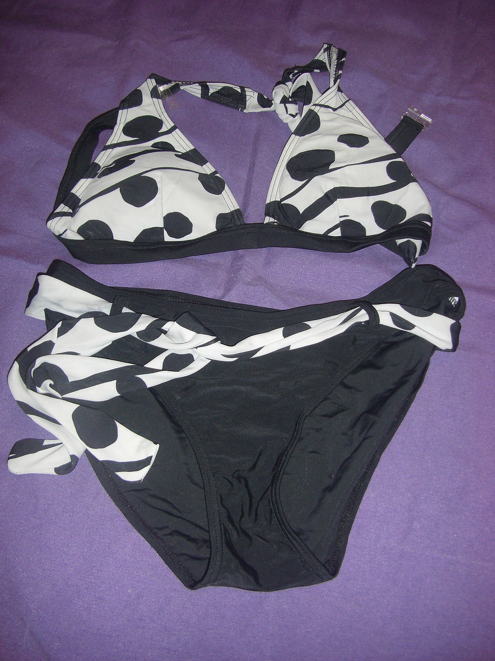 bikini blanco y negro