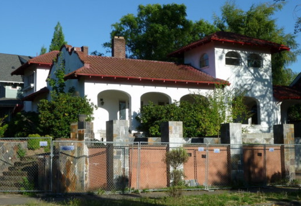 450 NE 32nd