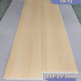 • Kích thước: 23x333mm.
• Chiều dài: 3 mét.
• Quy cách: 3 thanh/kiện.
• Thiết kế dày dặn, cấu trúc rỗng khoa học giúp giảm trọng lượng nhưng vẫn giữ độ cứng cao.
• Ứng dụng: thi công sàn ban công, sân vườn, hồ bơi, lối đi ngoài trời và các công trình cần độ bền lâu dài.