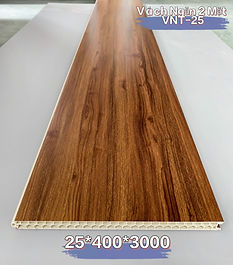  • Kích thước: 25x400mm.
 • Chiều dài: 3 mét.
 • Quy cách: 3 tấm/kiện.
 • Cấu trúc rỗng thông minh giúp cách âm, cách nhiệt hiệu quả.
 • Ứng dụng: ngăn chia không gian phòng khách, phòng ngủ, văn phòng, nhà hàng, showroom.