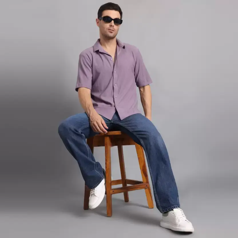 Thumbnail: Spread Collar Casual Shirt