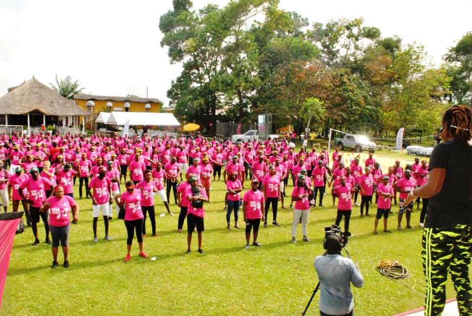 Séance fitness organisée par Microcred Baobab